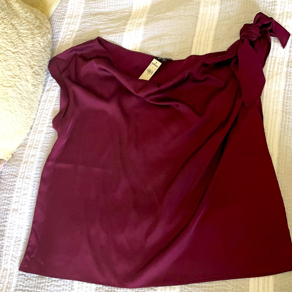 EXPRESS Off Shoulder top